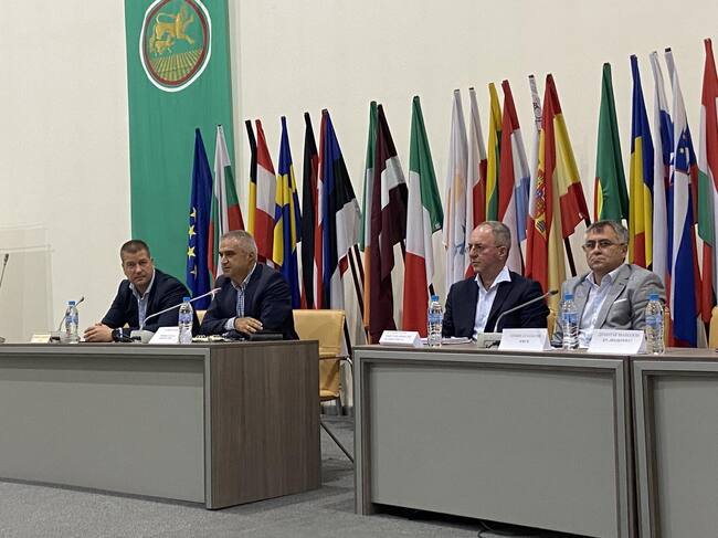 Министерство на енергетиката: Министър Радев и зам.-министър Ненов на среща в Стара Загора за бъдещето на енергийния комплекс “Марица Изток”