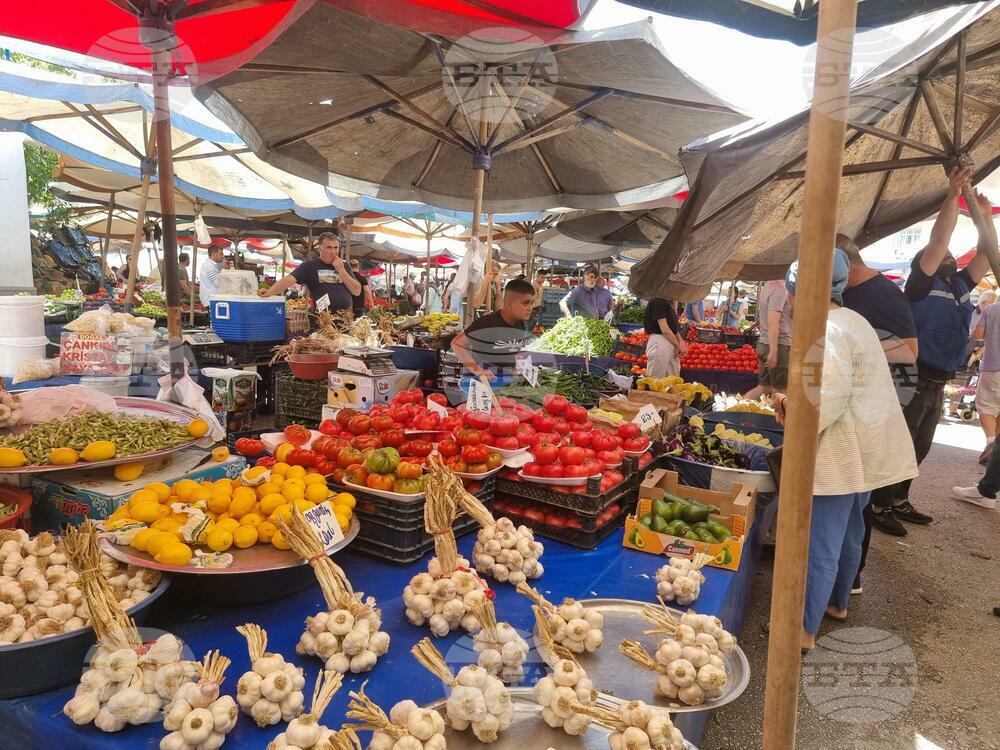Türkiye Reports Annual Inflation of Over 35 Percent in May