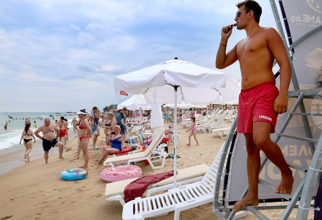 БЧК – Ямбол обучи 17 нови водни спасители за новия летен сезон