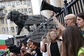 Съдебна палата - жертви на насилие - подкрепа - протест срещу насилието