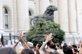 Съдебна палата - жертви на насилие - подкрепа - протест срещу насилието