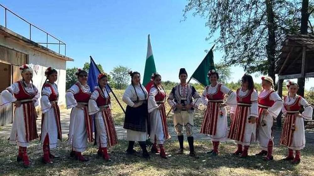 Община Ловеч: Клубът за народни хора в ловешкото село Дойренци с първо място на фестивал