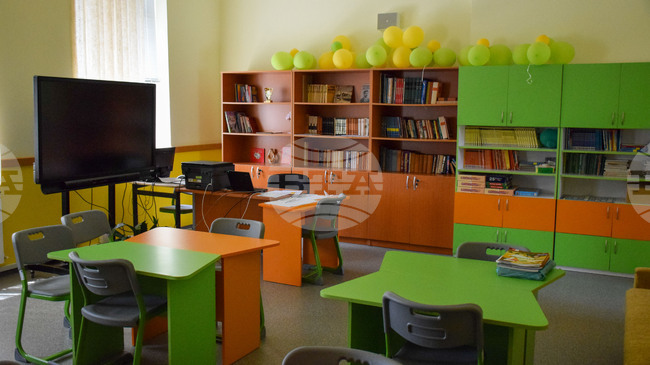  До днес се подават заявления за допускане до държавните зрелостни изпити и до изпитите за придобиване на професионална квалификация