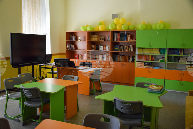  До днес се подават заявления за допускане до държавните зрелостни изпити и до изпитите за придобиване на професионална квалификация