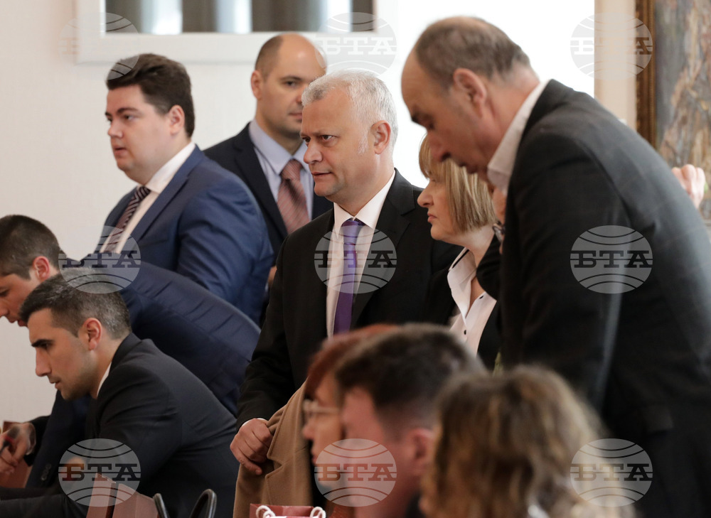 Парламент - Комисия по конституционни и правни въпроси