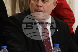 Парламент - Комисия по конституционни и правни въпроси