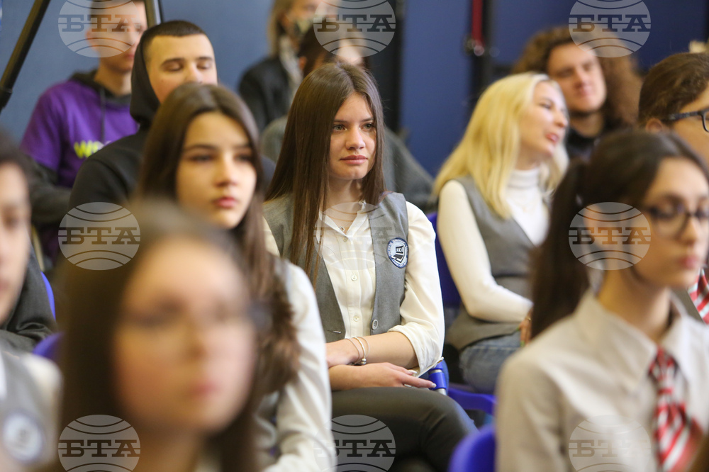 Учредяване на специална годишна стипендия на името на Нобеловия лауреат проф. Дан Шехтман