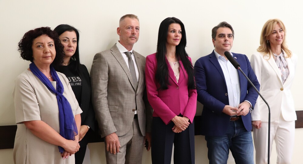 Асен Василев: С 20% ще се увеличи финансирането на ин витро процедурите