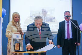 Учредяване на специална годишна стипендия на името на Нобеловия лауреат  проф. Дан Шехтман