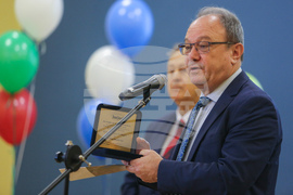 Учредяване на специална годишна стипендия на името на Нобеловия лауреат  проф. Дан Шехтман