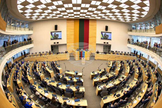 Председателят на литовския парламент Юозас Олекас предостави нов пакет помощ на украинското разузнаване