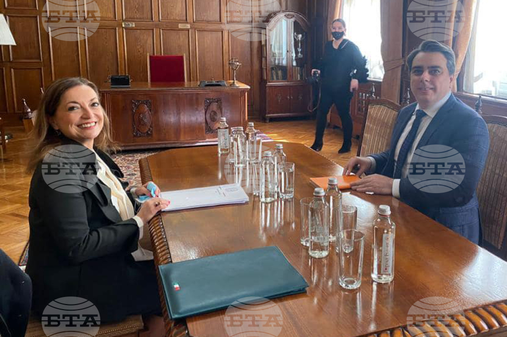 Посланичката на Италия в България Джузепина Дзара се срещна с министъра на финансите Асен Василев