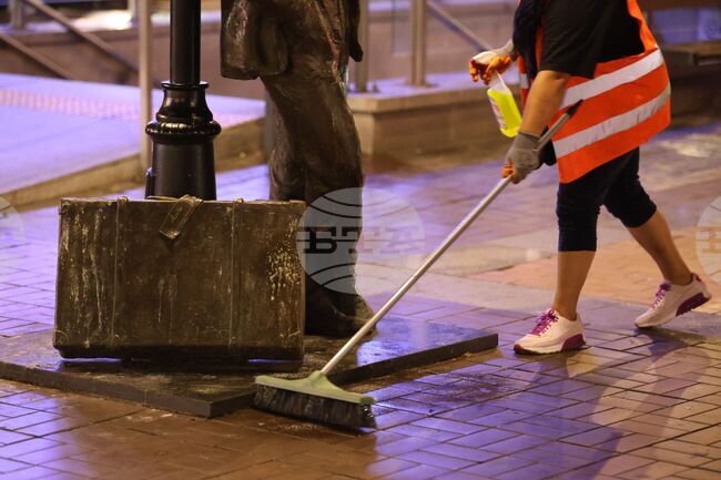 Измита е цялата пешеходна зона на бул. "Витоша" в София