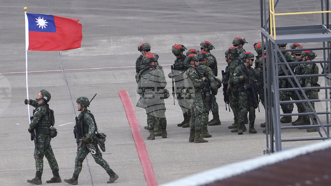 Тайванският парламент следващата седмица ще обсъди предложения от правителството специален бюджет за отбрана в размер на 40 млрд. долара
