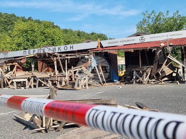 Перперикон - търговски павилион - вандализъм