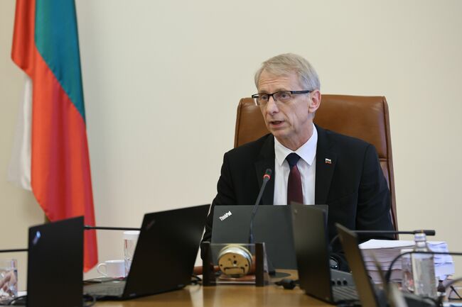 Народните представители да приемат правилните закони, които защитават жертвите, призова премиерът Николай Денков