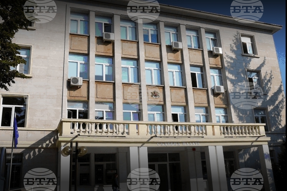 Силистренец получи ефективна присъда за държане на наркотици, оръжия, фалшиви пари и документи
