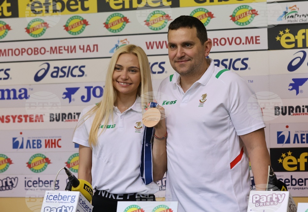 Пресклуб България - федерация по Фехтовка - Йоана Илиева - пресконференция