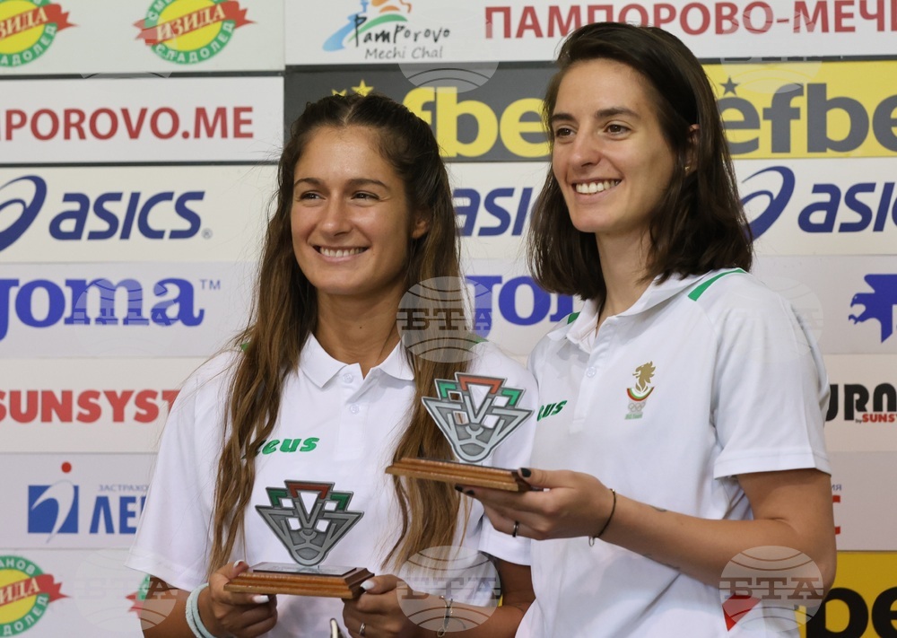 Пресклуб България - бадминтон - Стефани Стоева - Габриела Стоева - пресконференция