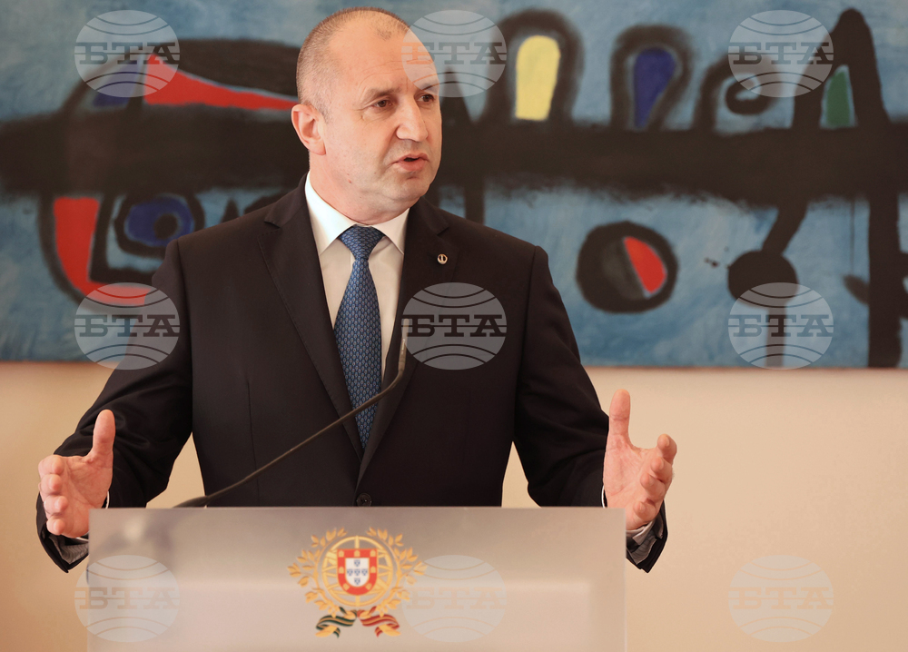 President Radev Addresses Bulgarians on Day of Bulgarian Constitution, Celebrates Jurists on Their Professional Holiday
