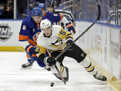 Penguins Islanders Hockey
