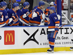 Penguins Islanders Hockey