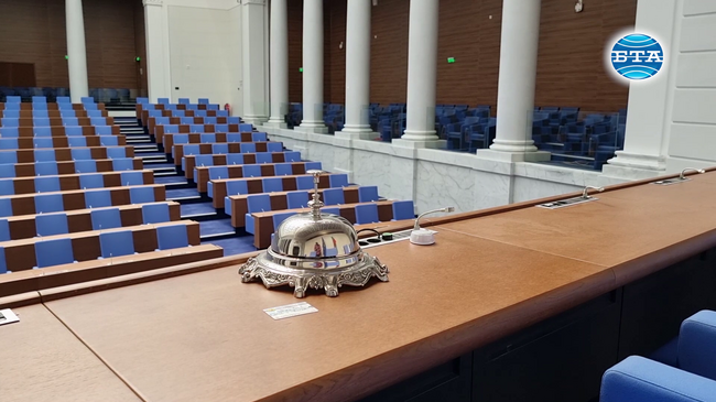 От 1 септември Народното събрание ще заседава в бившия партиен дом, съобщи Росен Желязков