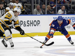 Penguins Islanders Hockey