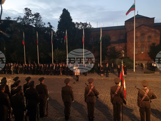 Министър Атанас Запрянов, началникът на отбраната и военнослужещи ще участват в тържествените прояви на 3 март 