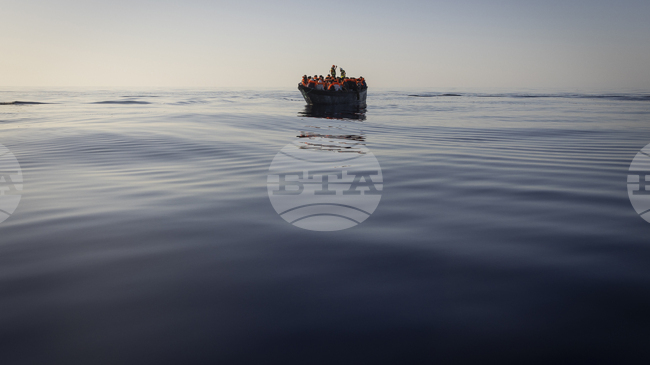 Гръцката брегова охрана спаси 108 мигранти южно от остров Гавдос днес