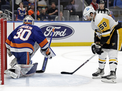 Penguins Islanders Hockey