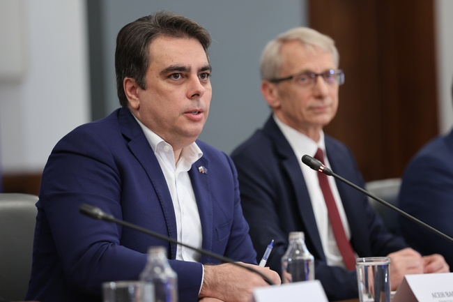 Finance Minister: Electricity Price for Households Won't Go Up at Next Year's Start