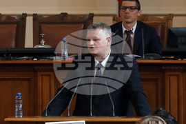 Парламент - Антон Тонев - заседание