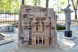 Раковски - макети в парка “Приказната гора”