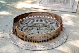 Раковски - макети в парка “Приказната гора”