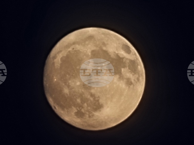 Република Северна Македония - Луна