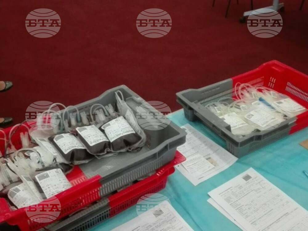 Учители, преболедували COVID-19, ще се преглеждат безплатно при специалист