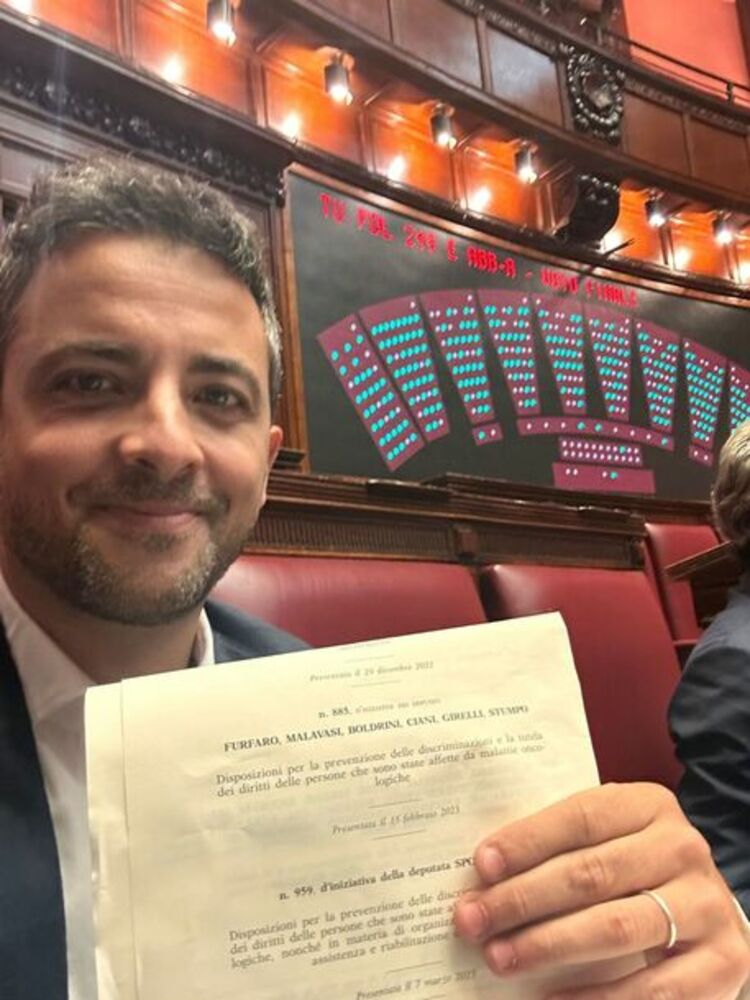 АНСА: Долната камара на италианския парламент одобри законопроект за „онкологичното забвение“