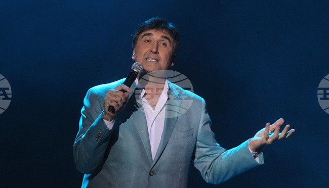 Веселин Маринов, певец