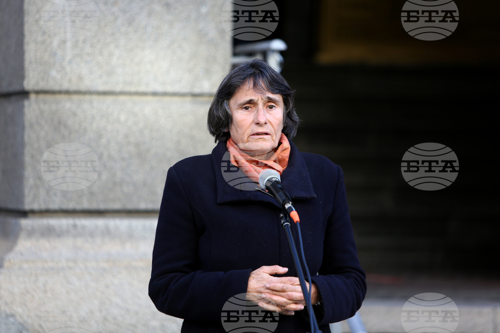 Изложба - поетично четене