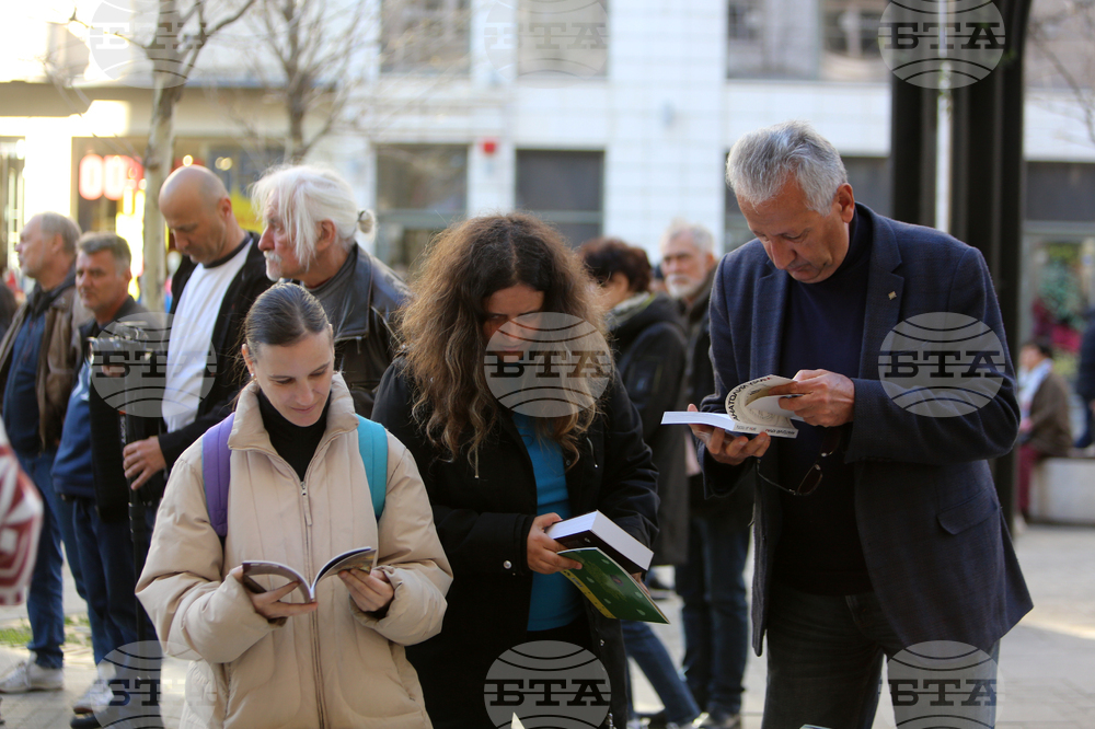 Изложба - поетично четене