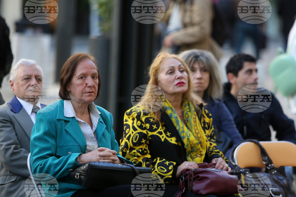 Изложба - поетично четене