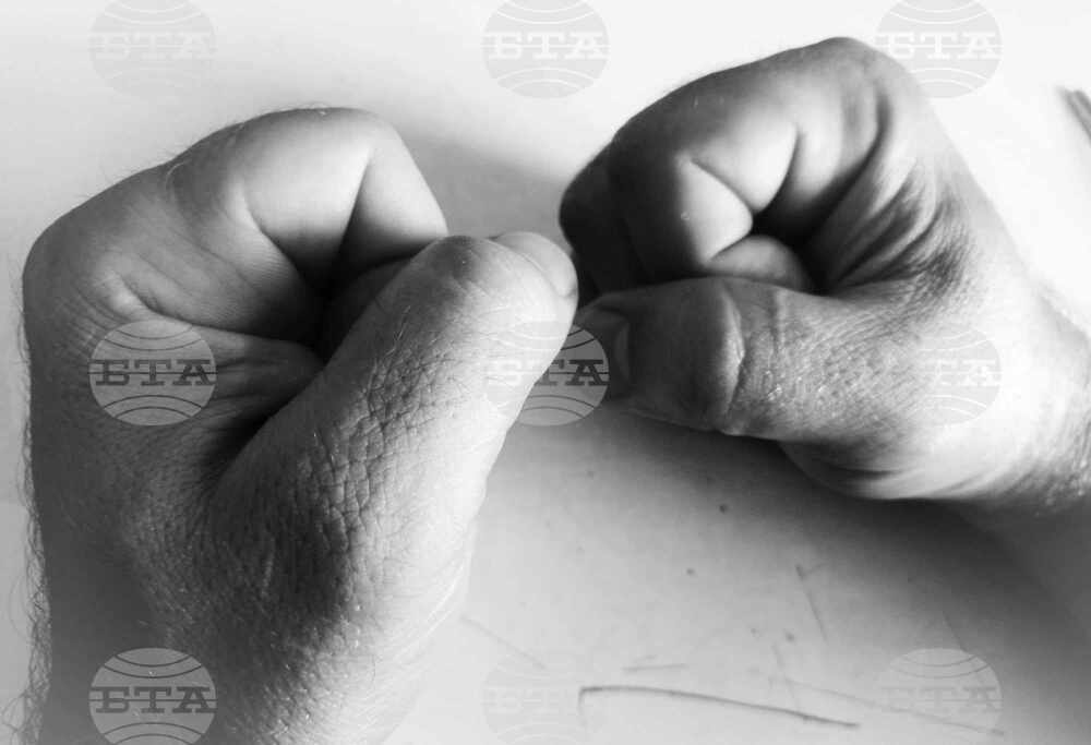 Задържан е мъж на 23 години, отправял заплахи към майка си в Стара Загора, съобщиха от полицията 