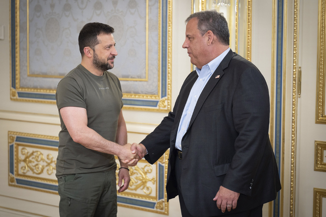Републиканецът Крис Кристи, съперник на Тръмп за президентските избори в САЩ, посети Киев и се срещна със Зеленски