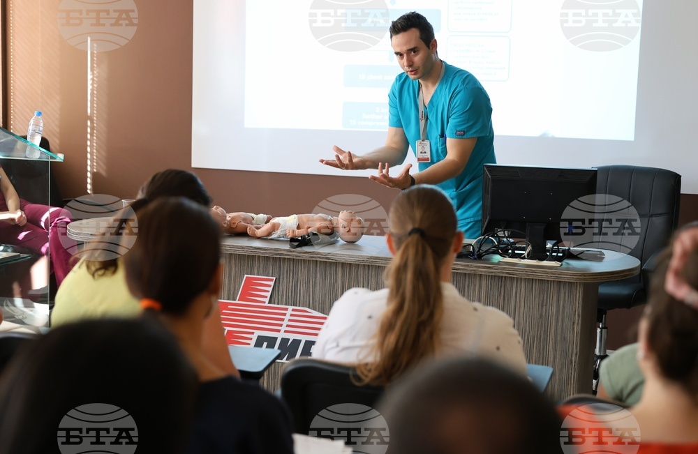 Лятна академия за родители "Първа помощ за малките герои" започва в "Пирогов"