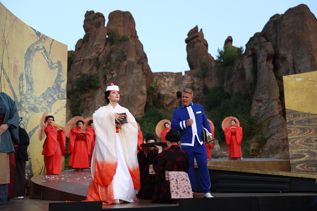  Софийска опера и балет: В прегръдката на божествените Белоградчишки скали