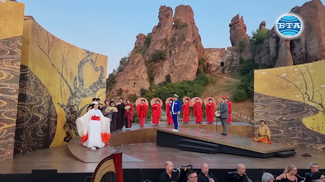 Премиерата на „Мадам Бътерфлай“ постави началото на летния фестивал „Опера на върховете – Белоградчишки скали“