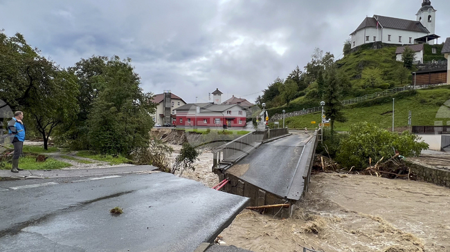 Презастрахователят „Мюних Ре“ планира свиване на разходите, но без съкращения на работни места