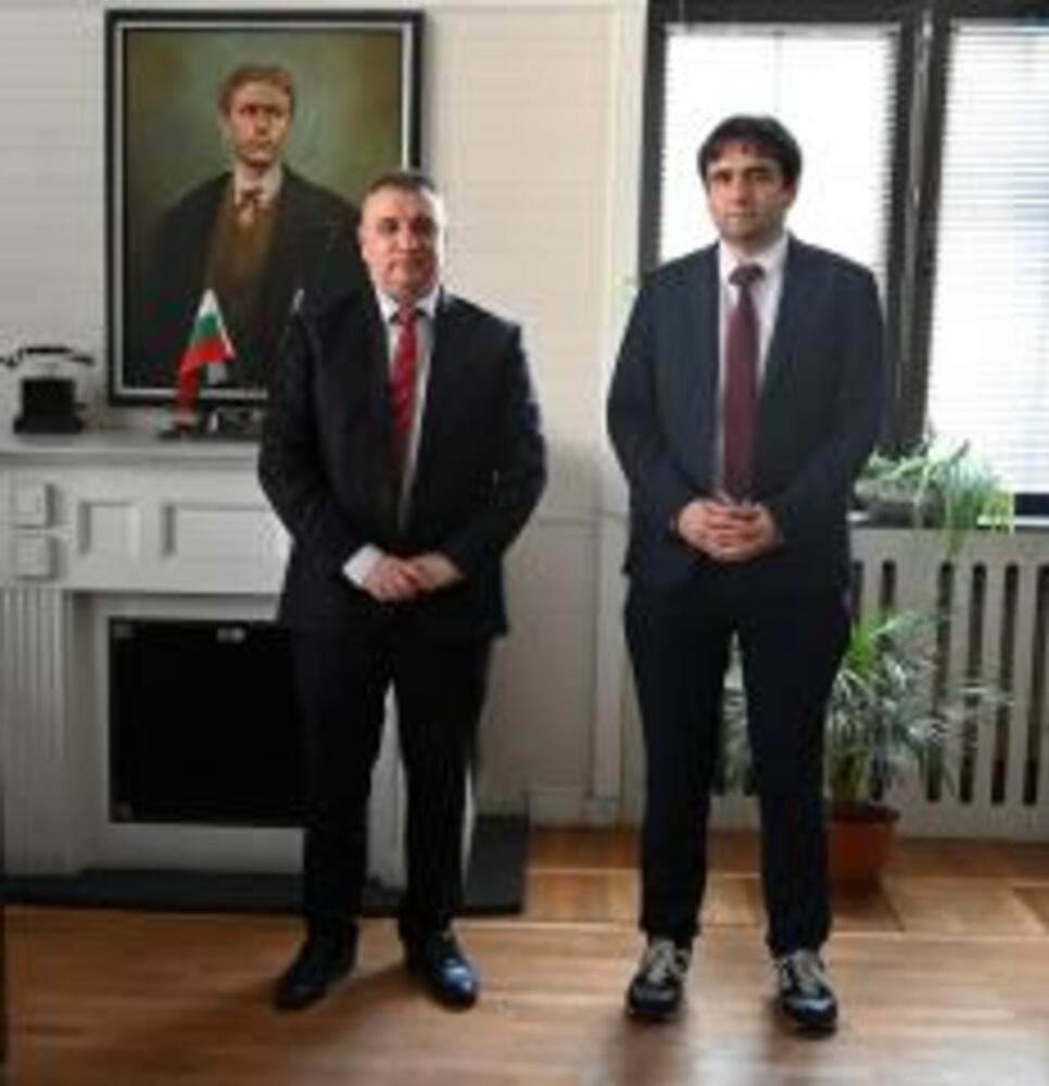Ректорът на УНСС представи на министъра на електронното управление Доклад за сигурността в държавното киберпространство на България