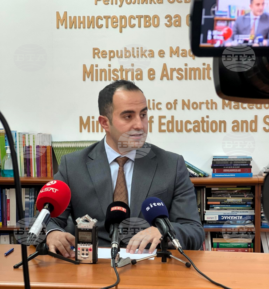 Министърът на образованието в Северна Македония с призив да бъдат възстановени учебните занятия